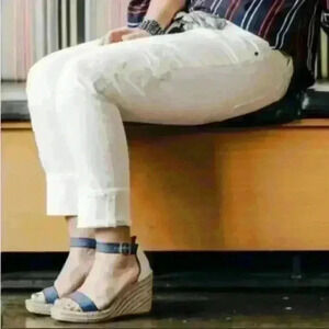 CAbi White Slim Boyfriend Woodstock Embroidered Cuffed Ankle Jeans Size 00 NWOT